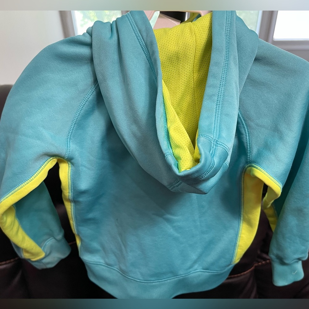 USED - Picture 2 of 3